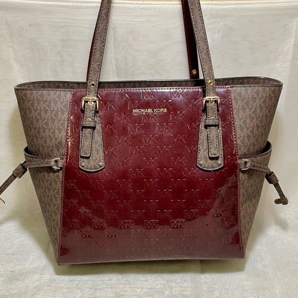 Michael Kors Voyager East West Signature Tote NWT